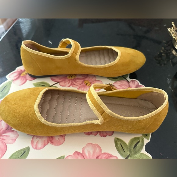 Ollio Maryjane’s - Picture 9 of 9